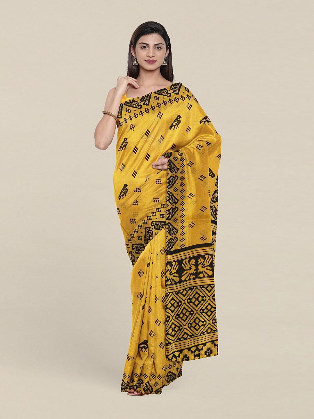 

Pothys Yellow & Black Ethnic Motifs Printed Pure Cotton Saree