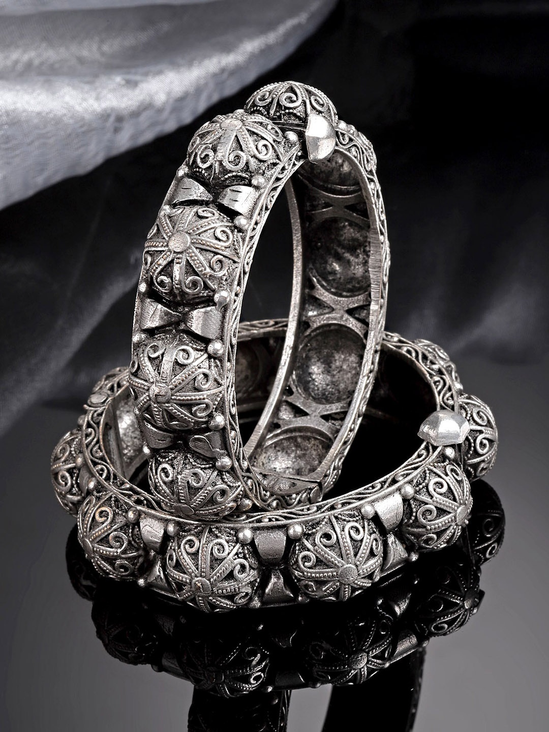 

KARATCART Oxidized Silver-Plated Antique Dome Shaped Bangle