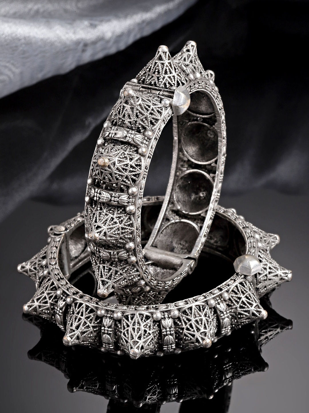 

KARATCART Set Of 2 Oxidised Silver-Plated Antique Bangles