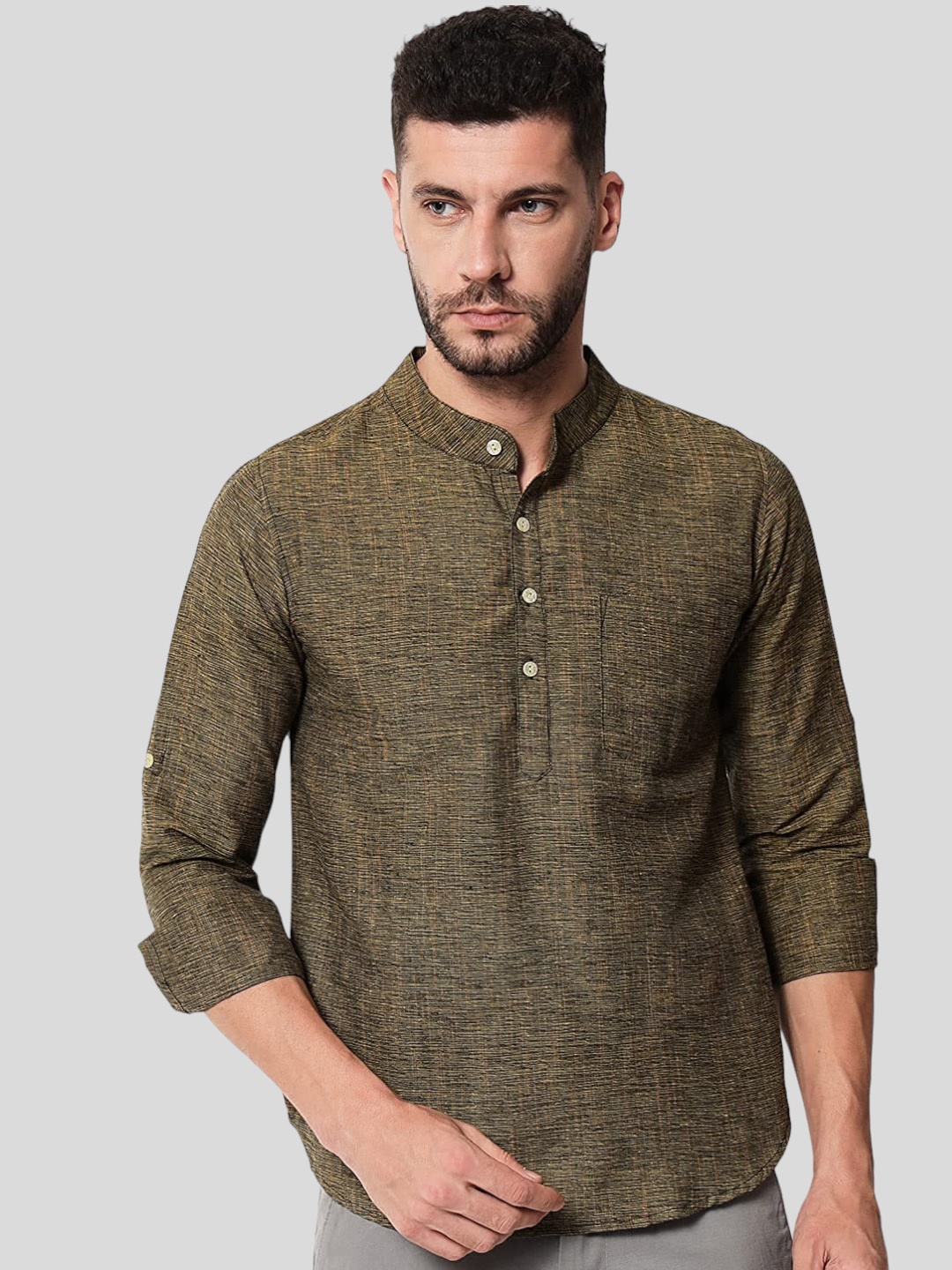 

Vastraa Fusion Mandarin Collar Roll-Up Sleeves Pure Cotton Kurta, Green