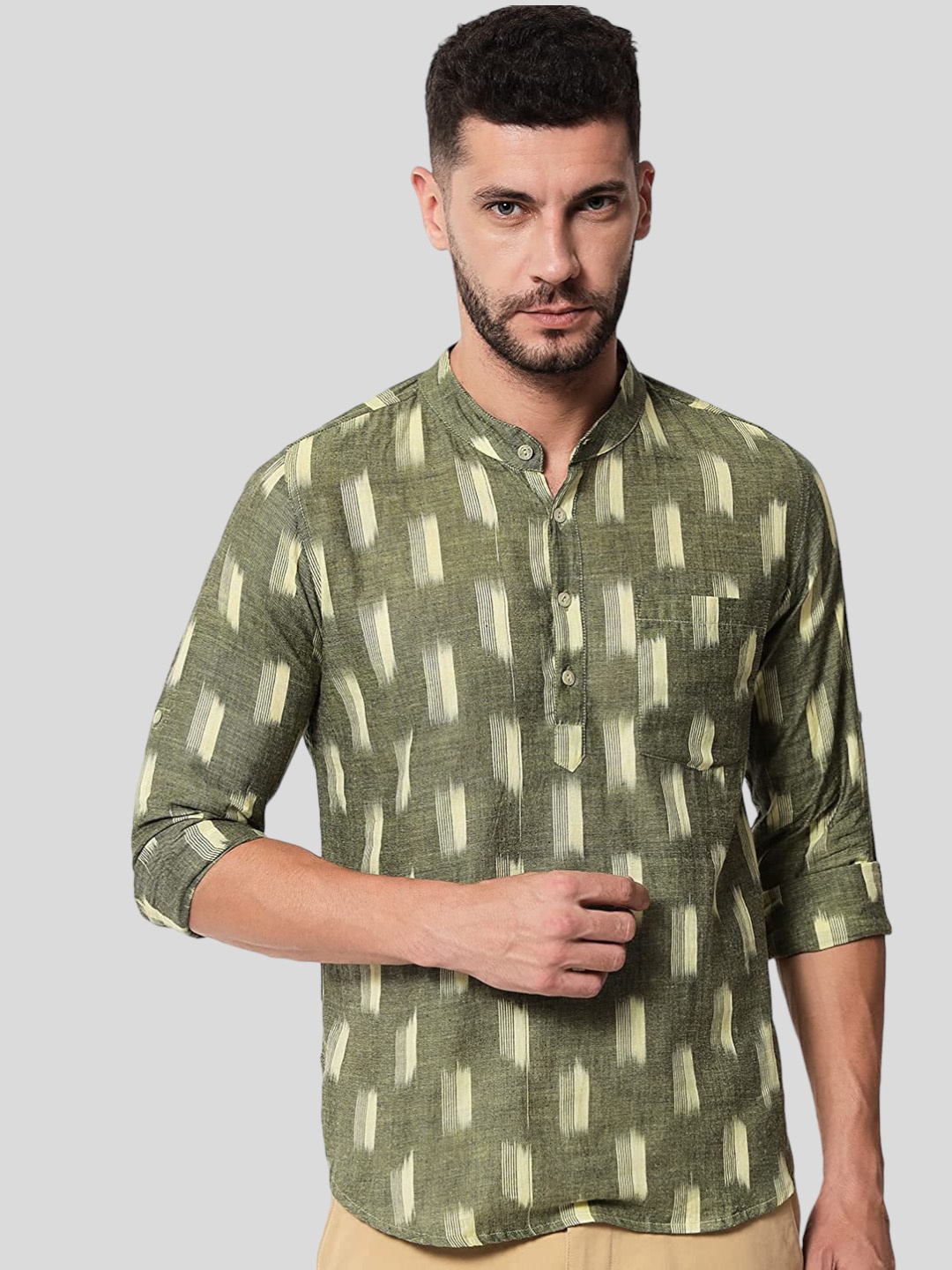 

Vastraa Fusion Ikat Printed Band Collar Pure Cotton Kurta, Green