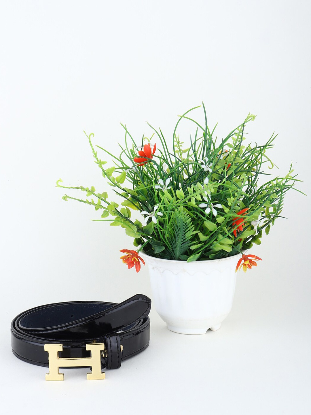 

Swiss Design Women Solid Slim Belt, Black
