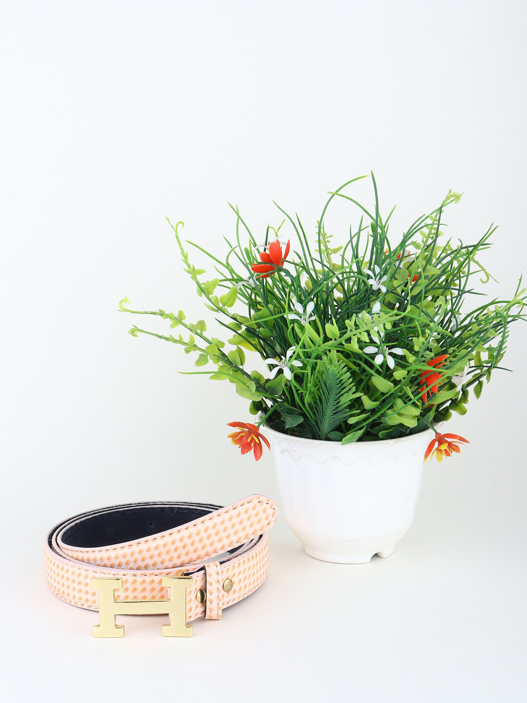 

Swiss Design Women Pink Printed Belt