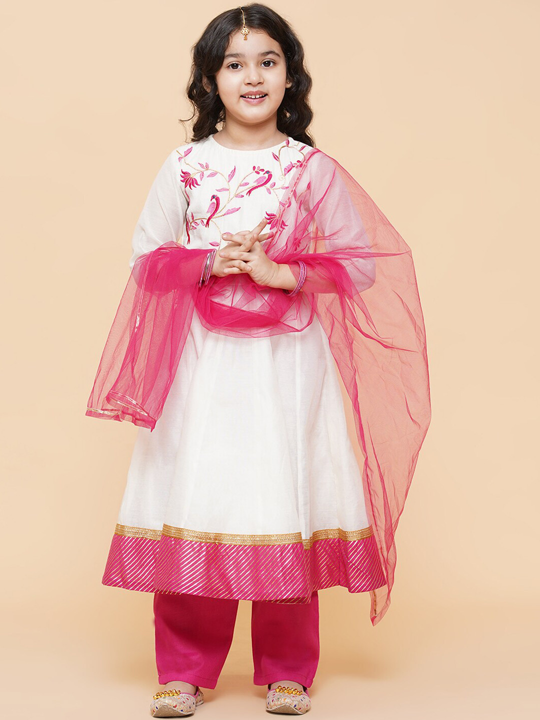 

Bitiya by Bhama Girls White Floral Embroidered Anarkali Chanderi Silk Kurta Set
