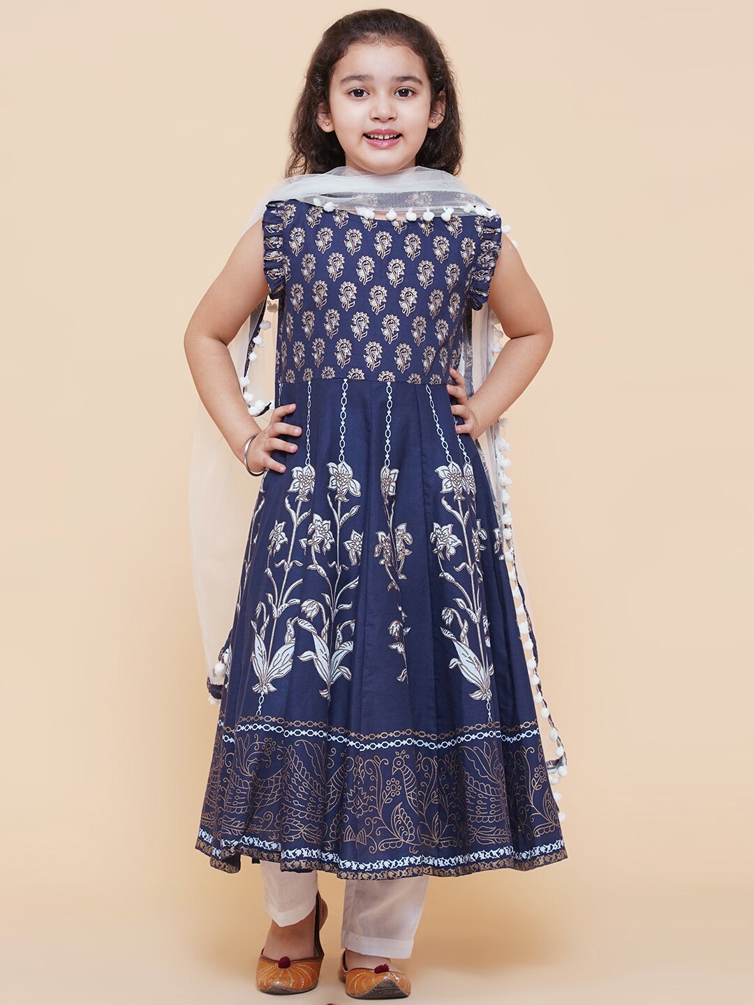 

Bitiya by Bhama Girls Blue Ethnic Motifs Foil Printed Empire Kurta with Trousers & Dupatta