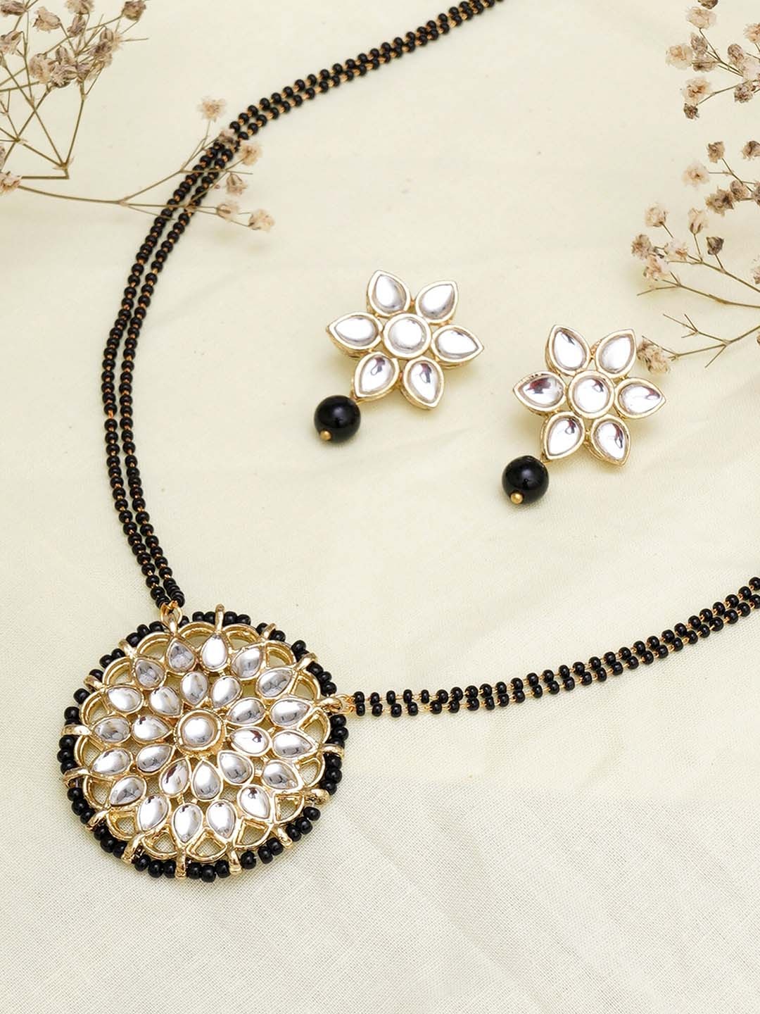 

KARATCART White & Black Gold-Plated Kundan-Studded & Beaded Mangalsutra With Earrings