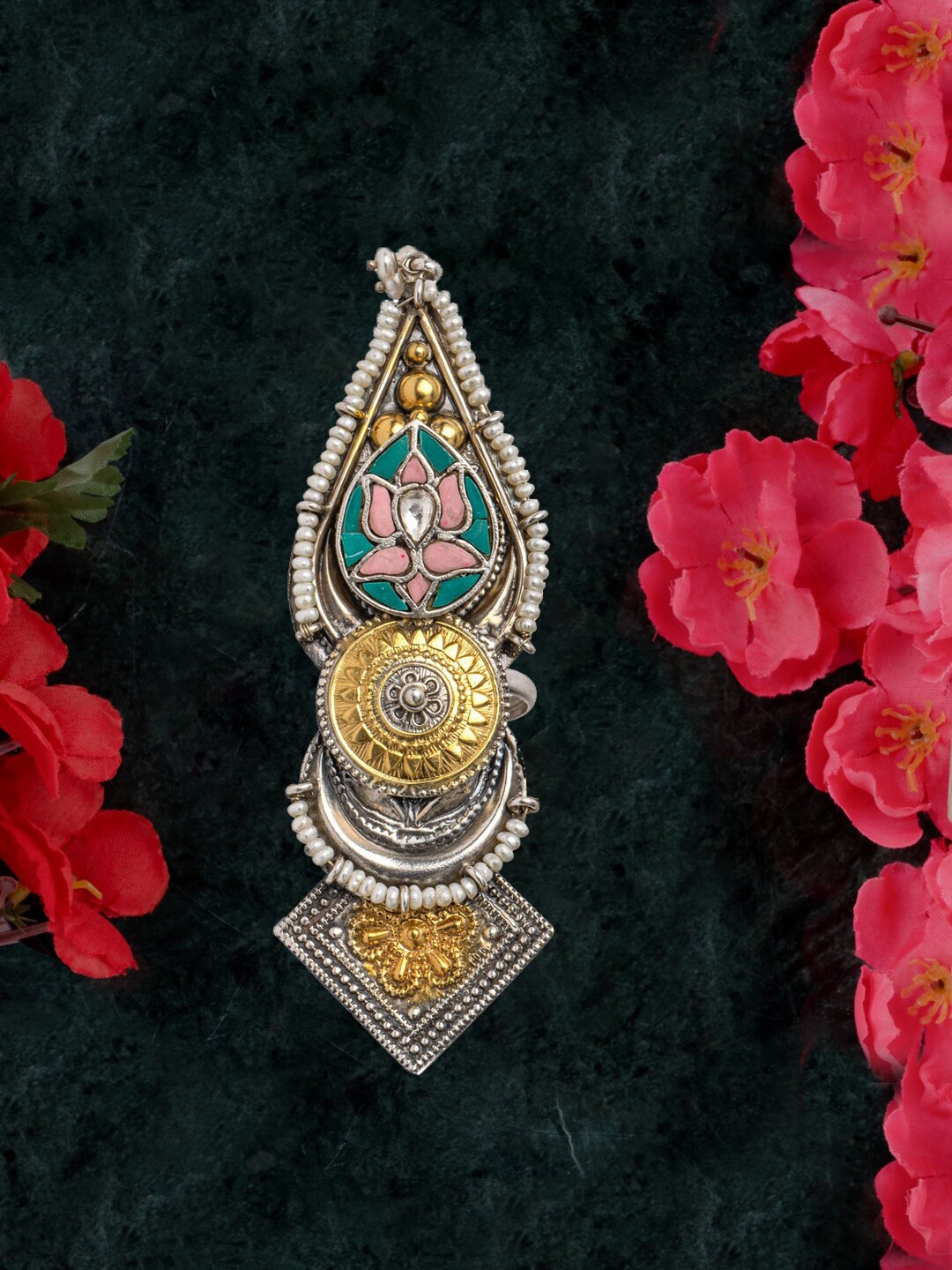 

Neeta Boochra Gold-Plated Pearl Studded Finger Ring