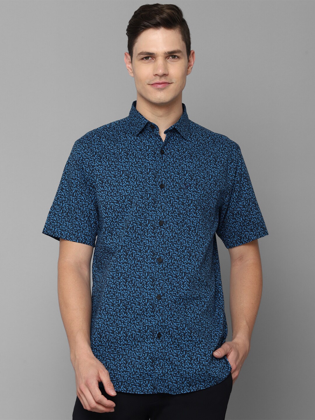 

Allen Solly Men Blue Slim Fit Printed Cotton Casual Shirt