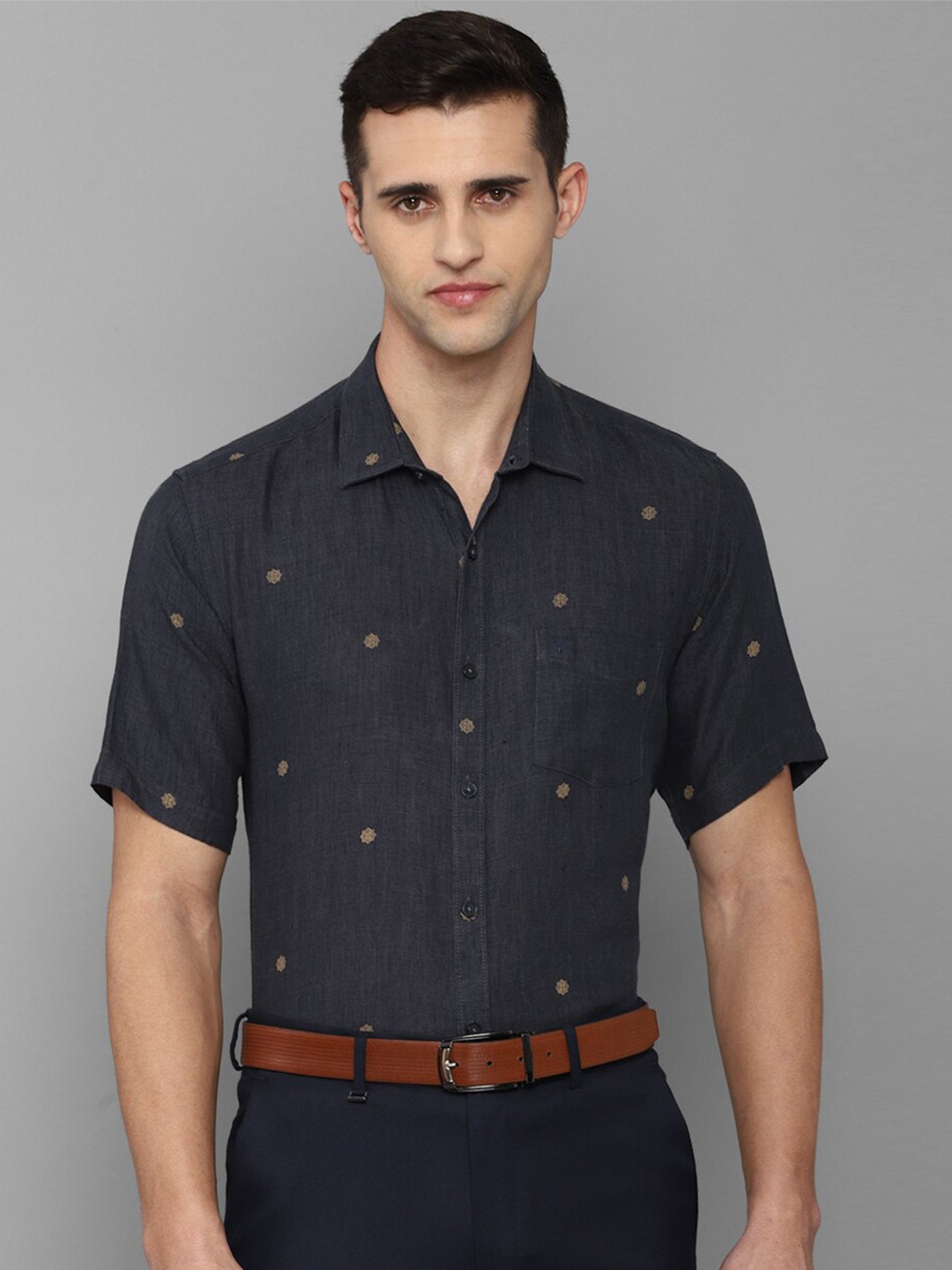 

Allen Solly Men Navy Blue Slim Fit Printed Pure Linen Formal Shirt