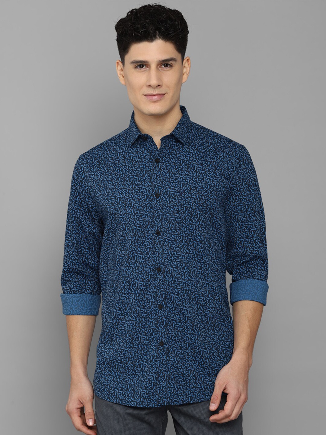 

Allen Solly Men Blue Printed Cotton Casual Shirt