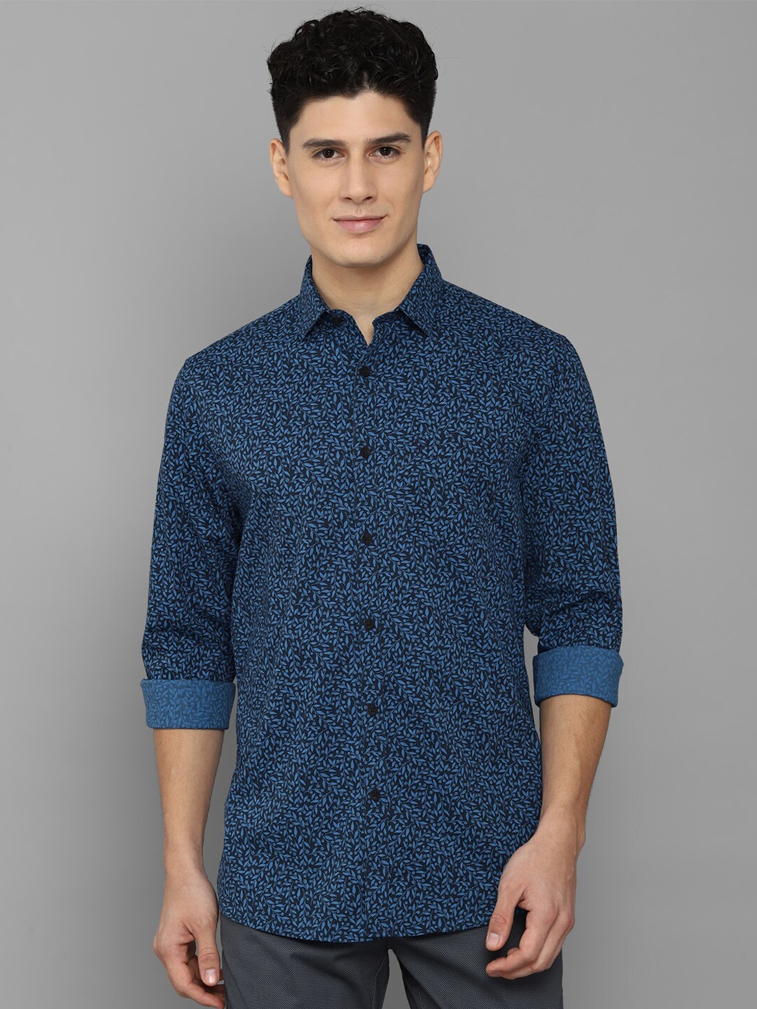 

Allen Solly Men Blue Printed Slim Fit Cotton Casual Shirt