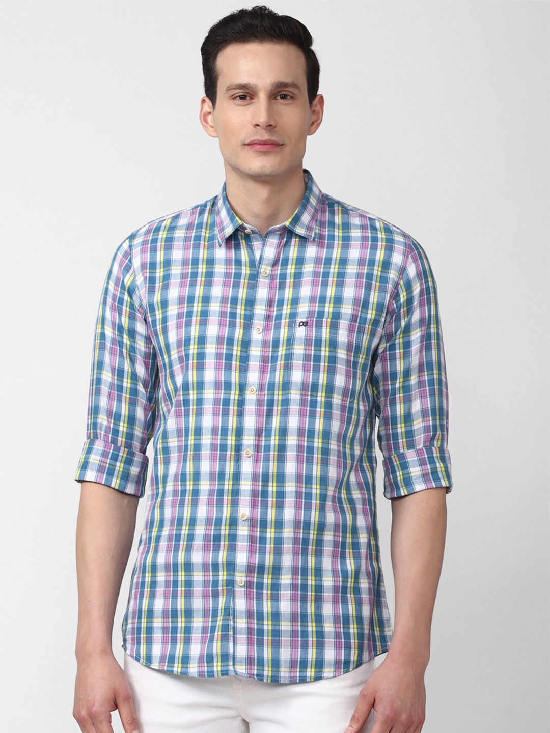 

Peter England Casuals Men Blue & White Pure Cotton Slim Fit Checked Casual Shirt
