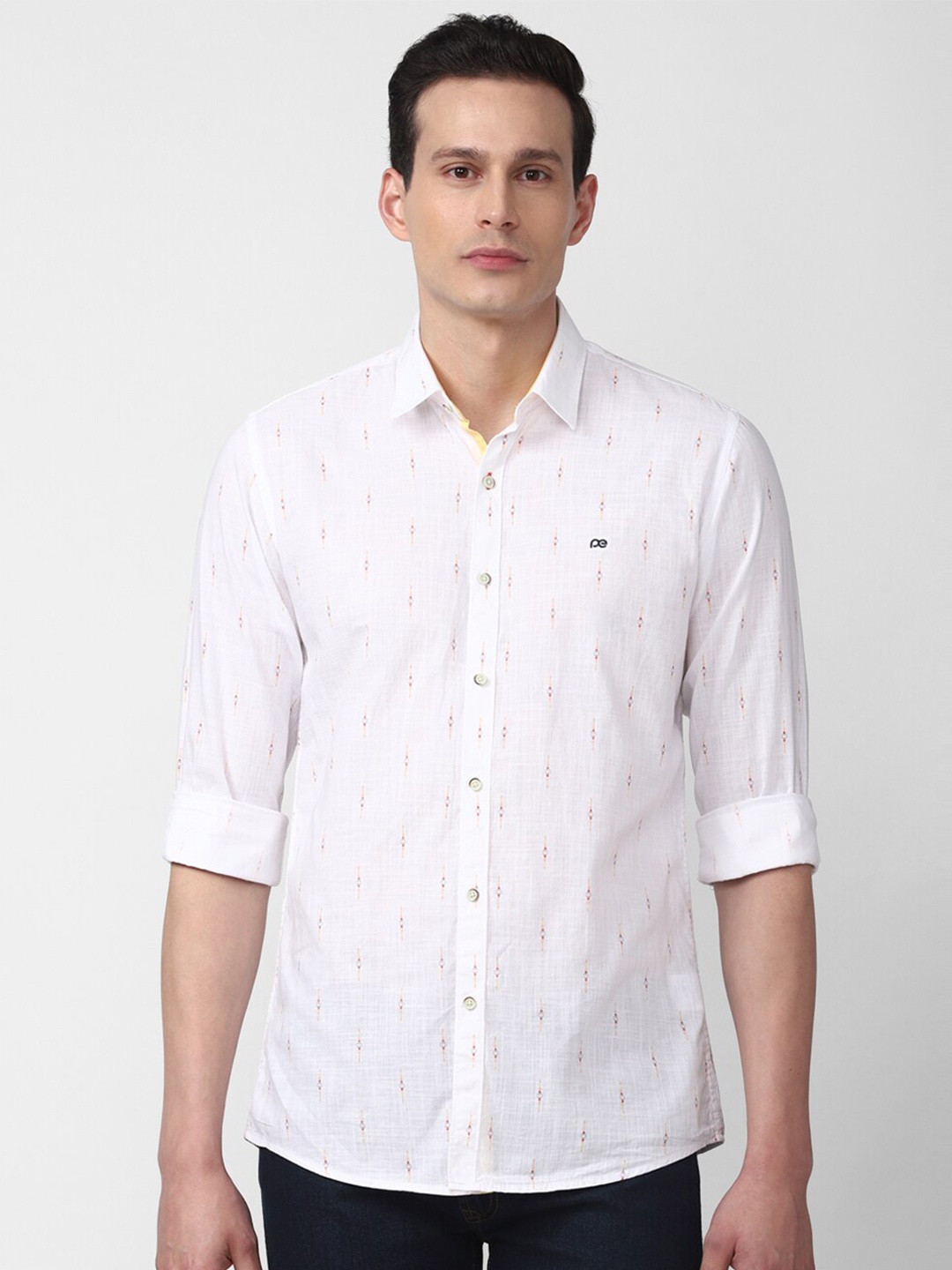 

Peter England Casuals Men White Pure Cotton Slim Fit Printed Conversational Casual Shirt