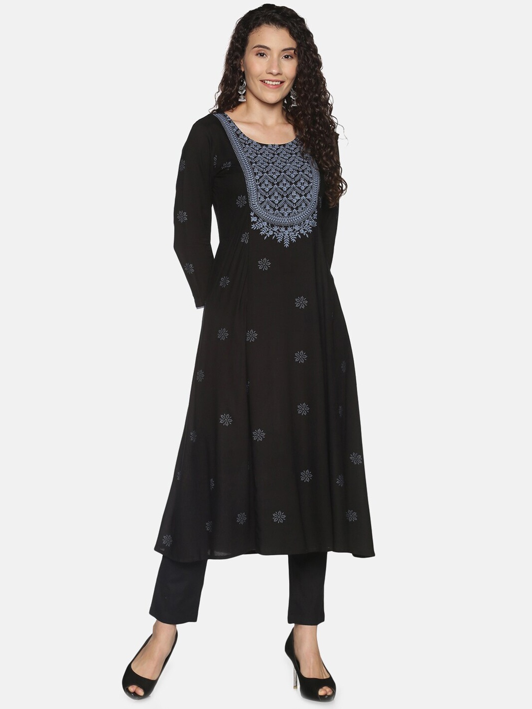 

Saffron Threads Women Black & Grey Floral Yoke Design Chikankari Kurta