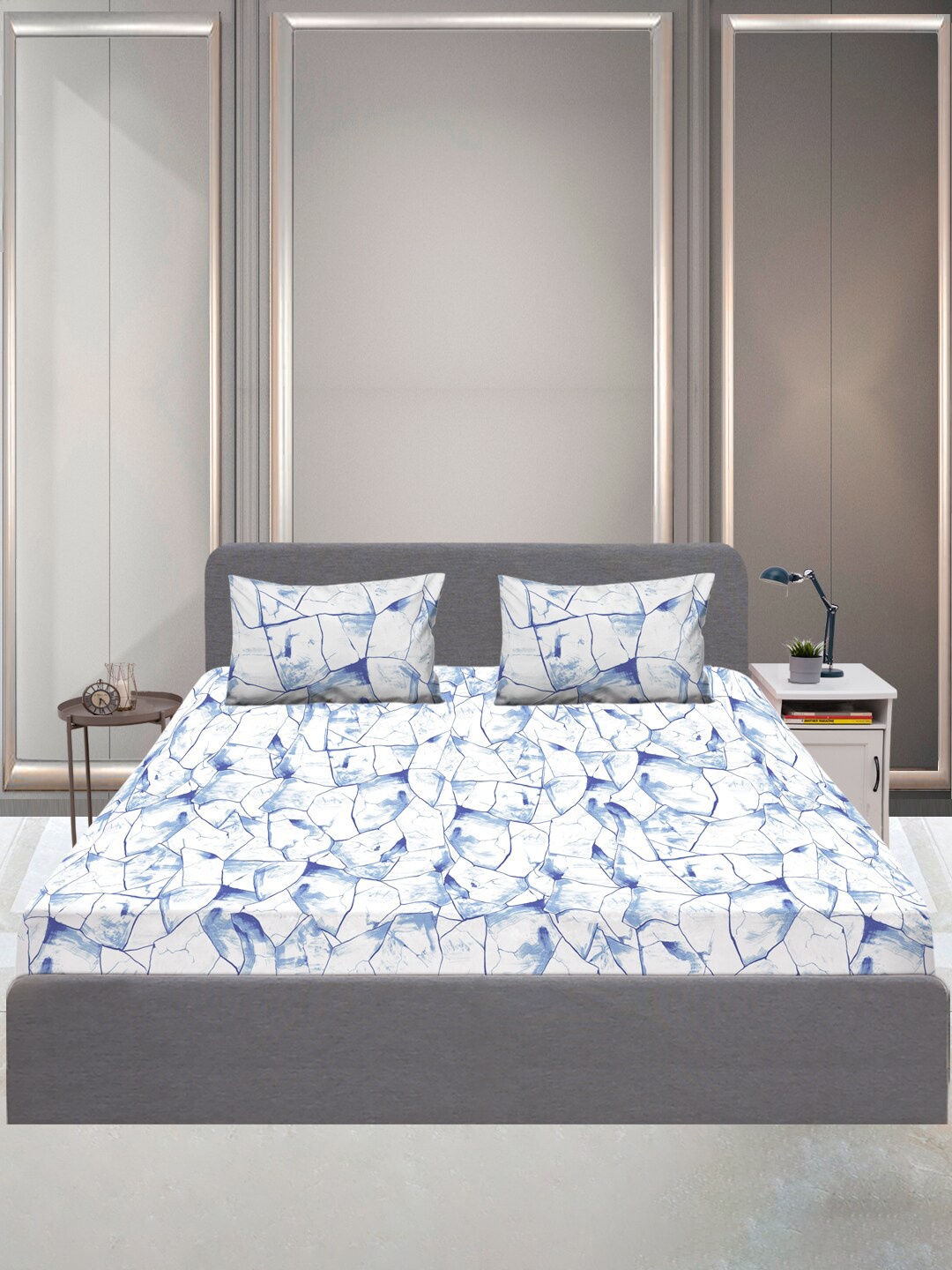 

SLEEPX Blue & White Geometric 144 TC Queen Bedsheet with 2 Pillow Covers