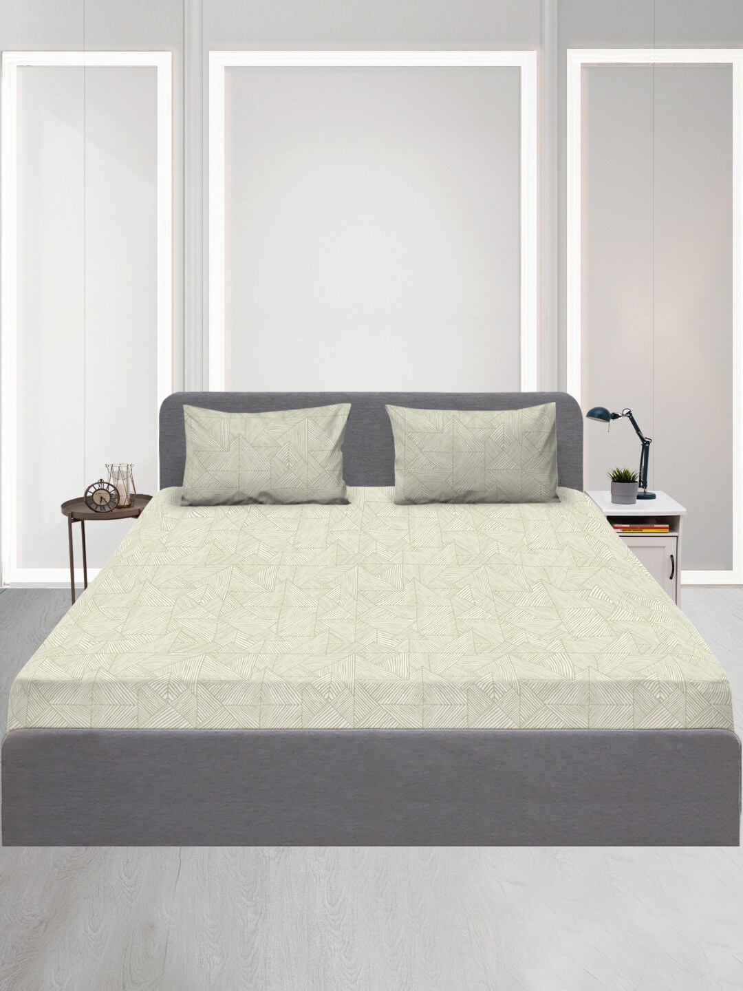 

SLEEPX Green & White Geometric 120 TC Queen Bedsheet with 1 Pillow Covers