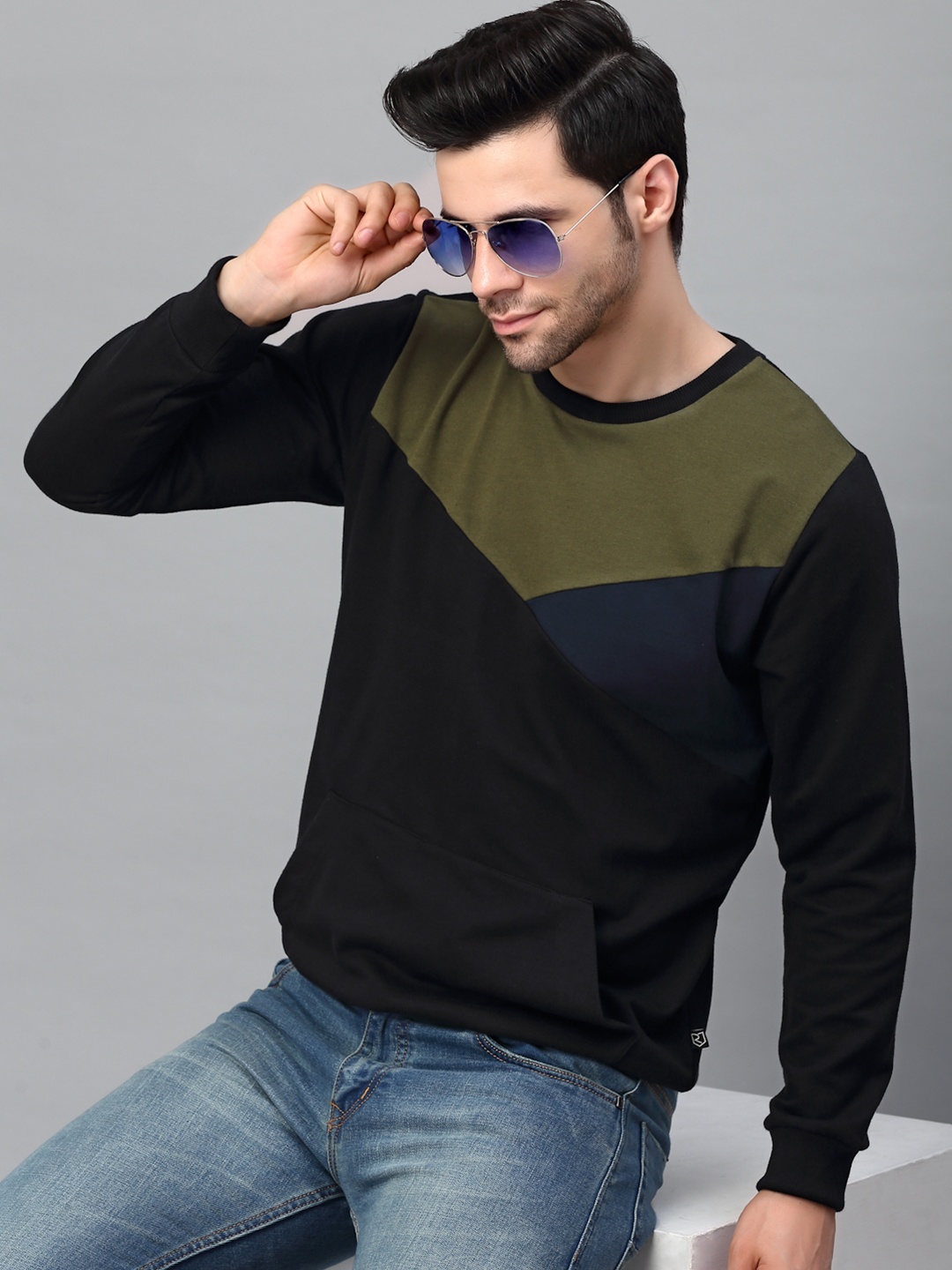 

Rigo Men Black Colourblocked Sweatshirt