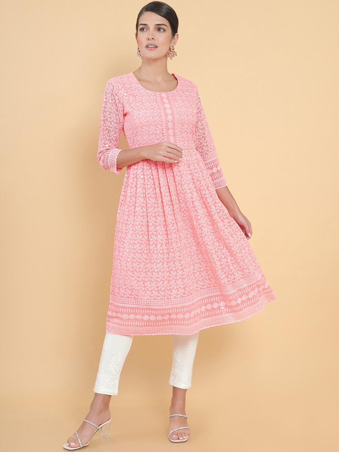 

Soch Women Peach-Coloured & White Floral Embroidered Georgette Kurta