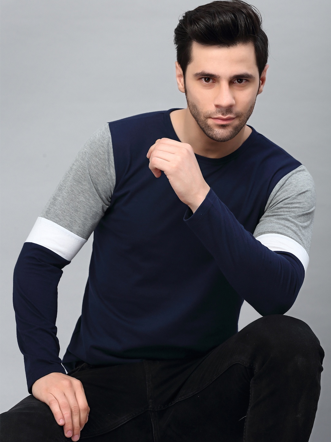 

Rigo Men Navy Blue Color Block Round Neck Full Sleeve T-Shirt