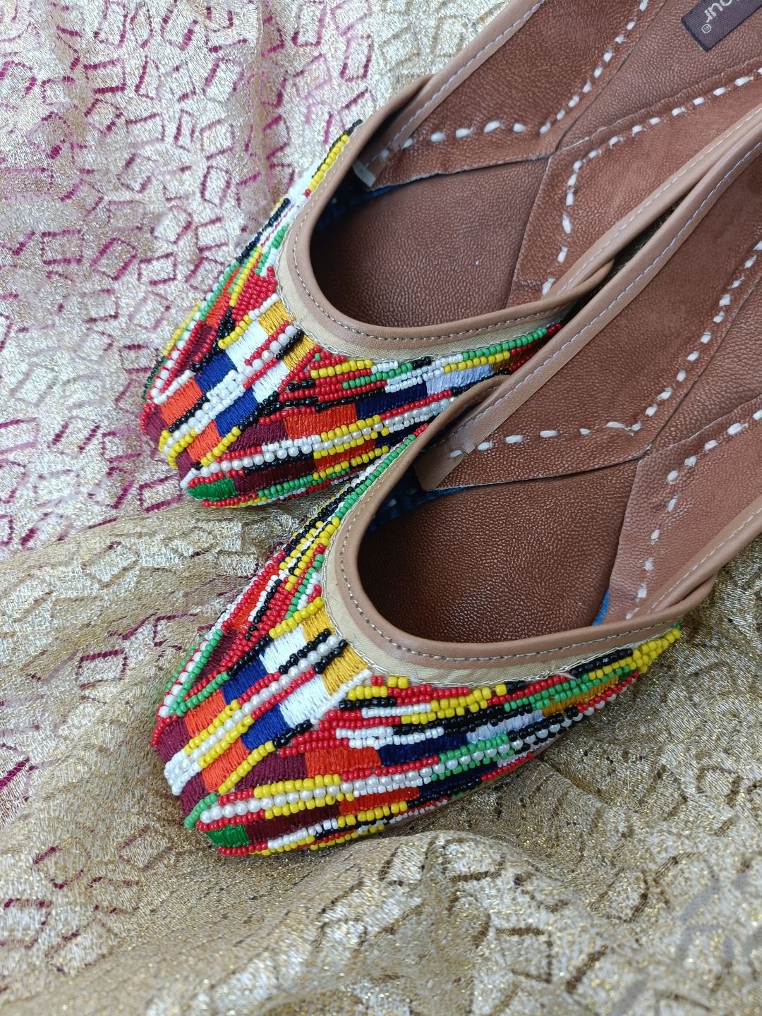 

DESI COLOUR Women Embellished Ethnic Mojaris Flats, Multi