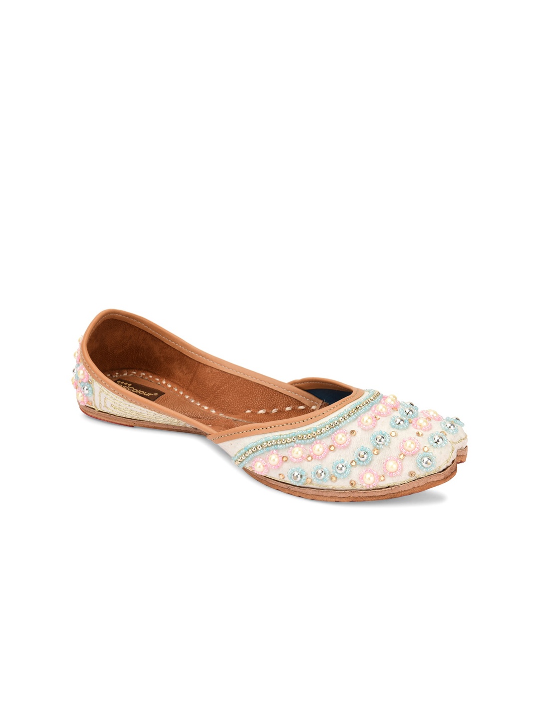 

DESI COLOUR Women Embellished Ethnic Mojaris Flats, White