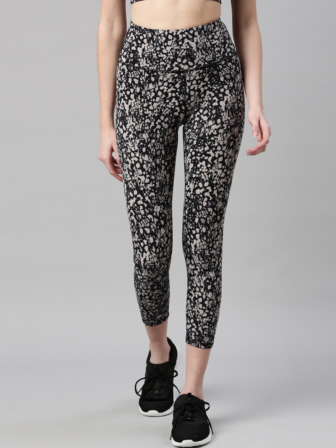 

Enamor Women Plus Size Black Printed Athleisure E040-Dry Fit Antimicrobial Tights