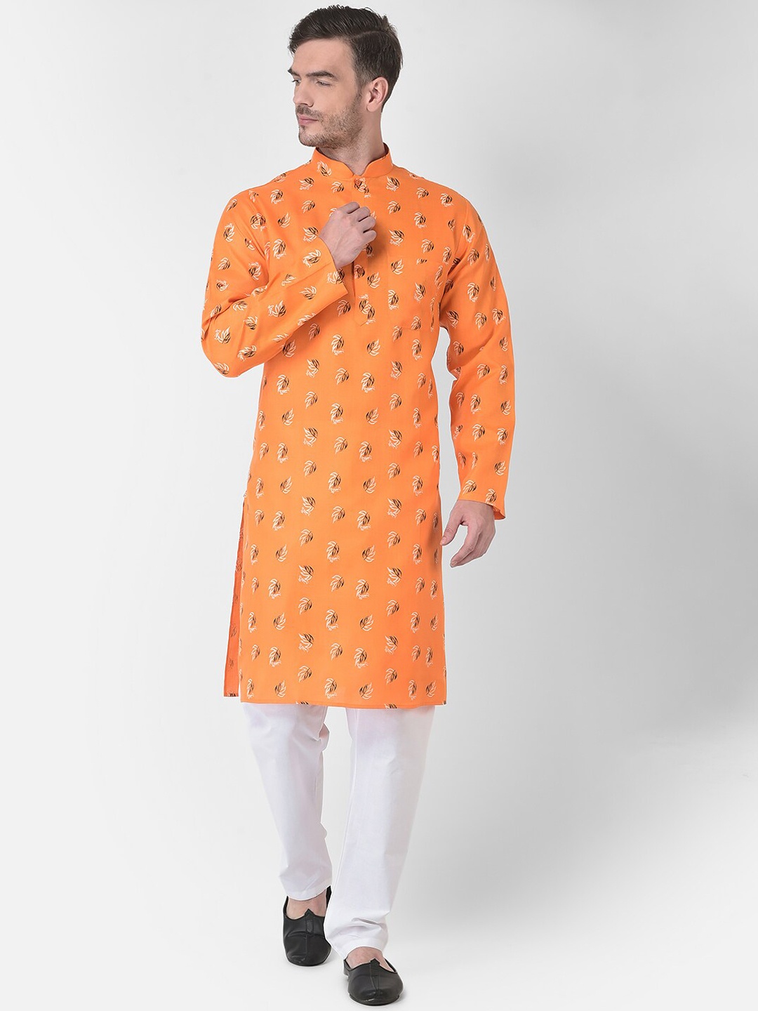 

SG LEMAN Men Orange Floral Printed Kurta with Trouser