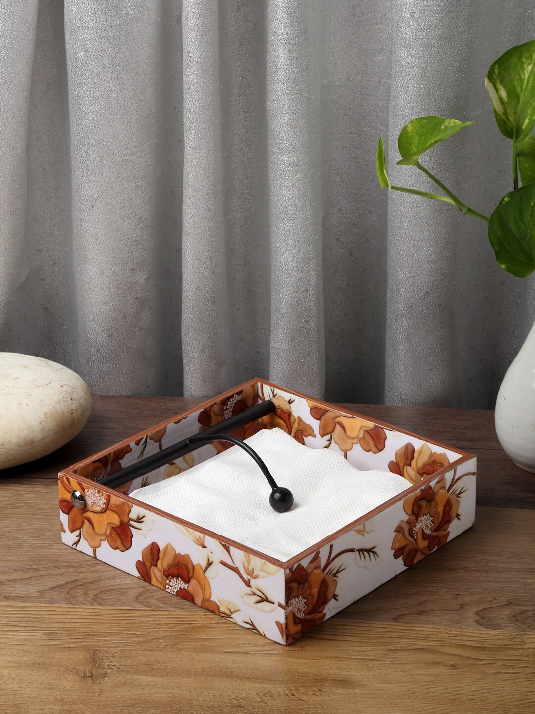 

ROMEE White & Brown Printed Tissue Holder