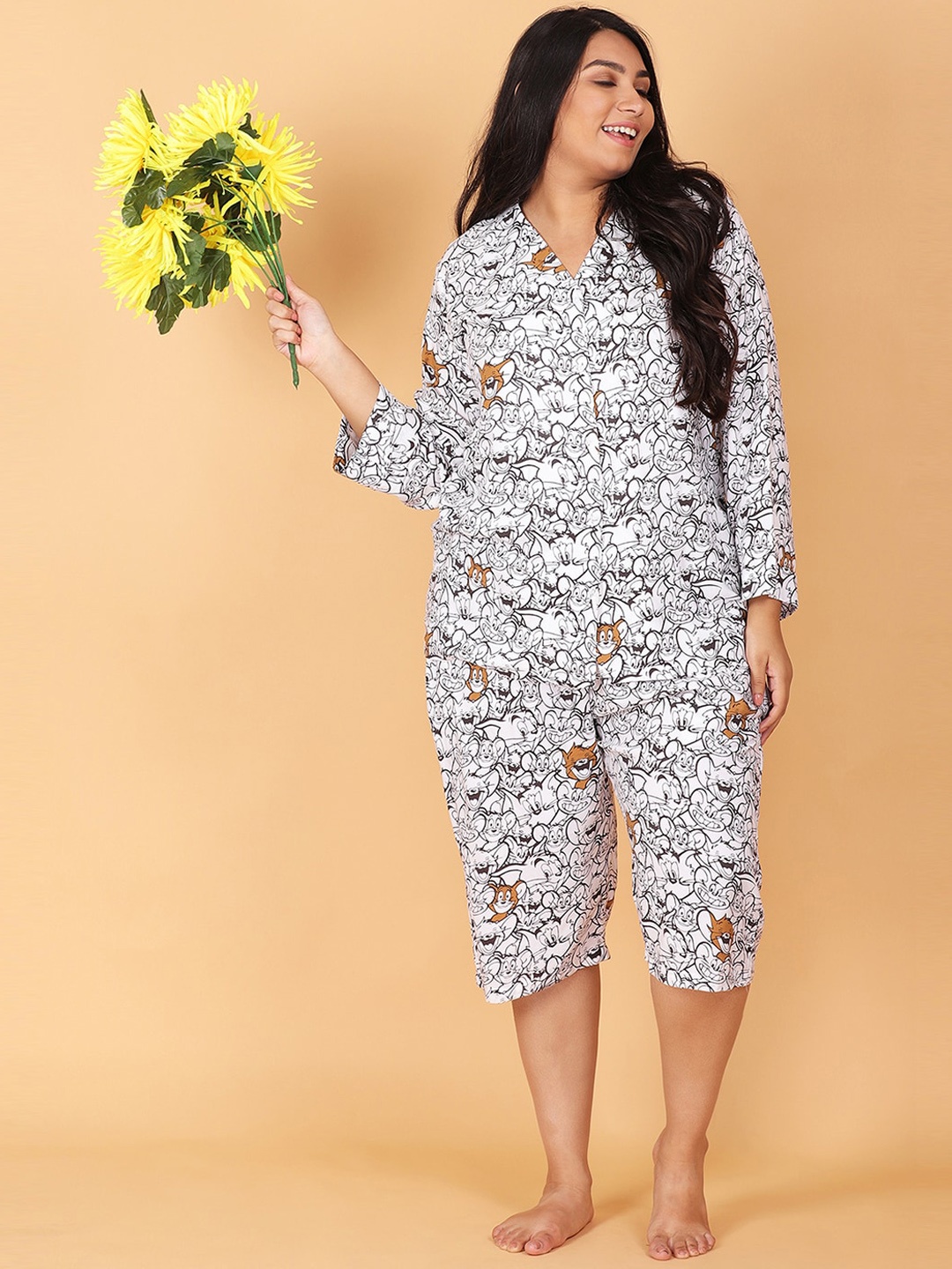 

LastInch Women Plus Size Funky Jerry Capri Night Suit Set, White