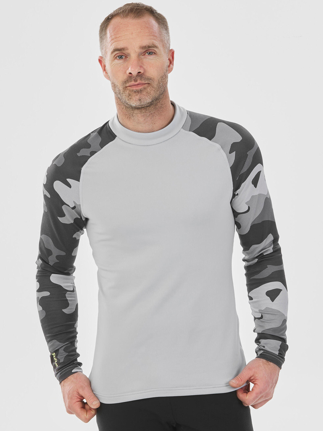 

WEDZE By Decathlon Men Grey Printed Thermal Tops