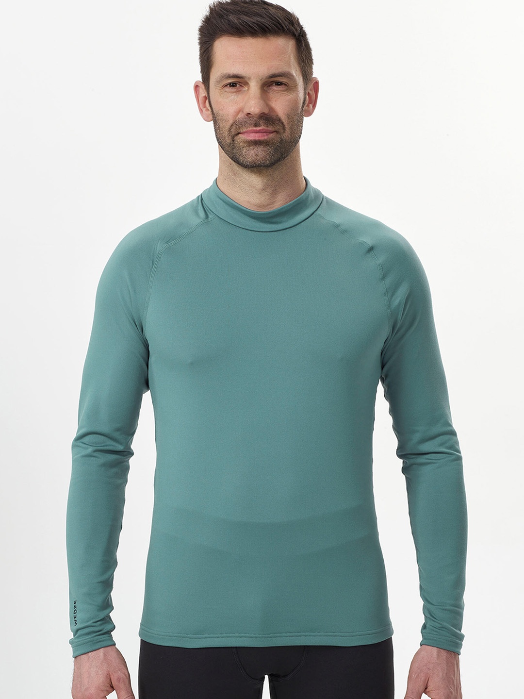 

WEDZE By Decathlon Men Green Solid Thermal Tops