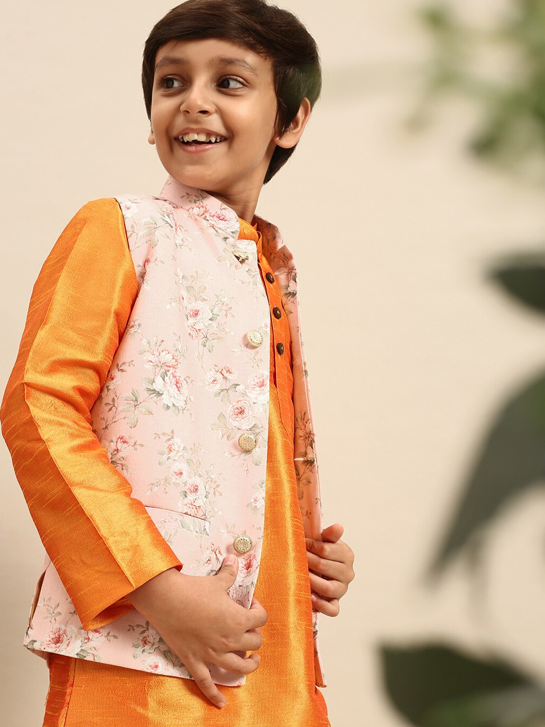 

Sanwara Boys Pink & White Ethnic Motifs Printed Woven Nehru Jackets