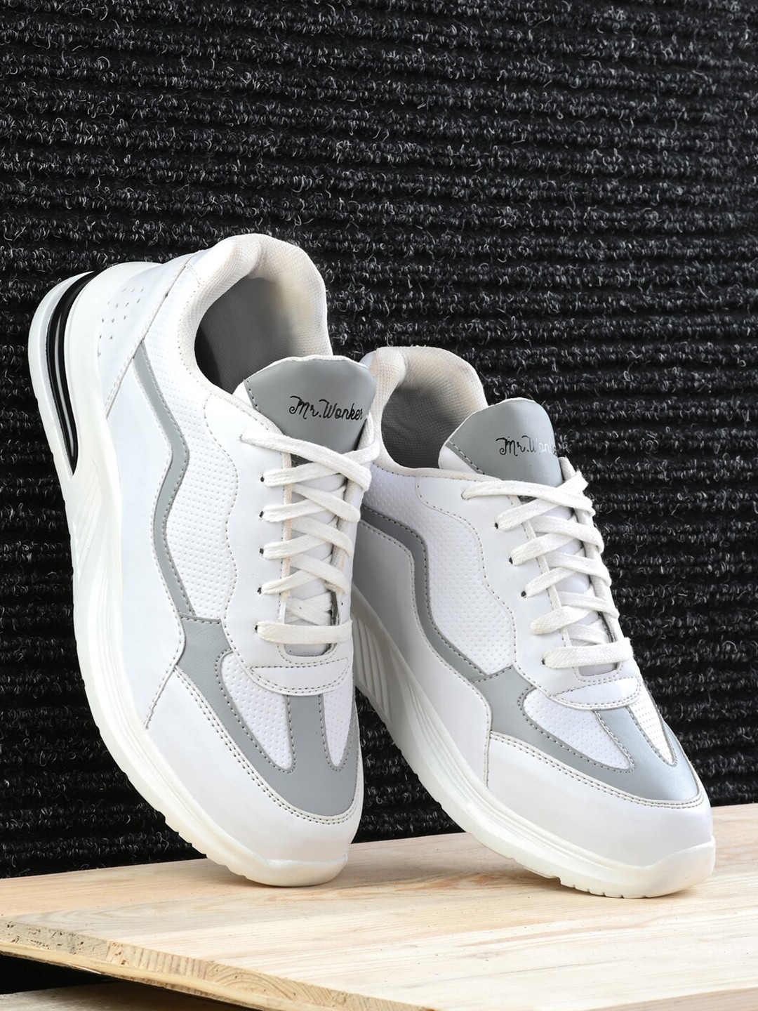 

mr wonker Men Running Shoes, White