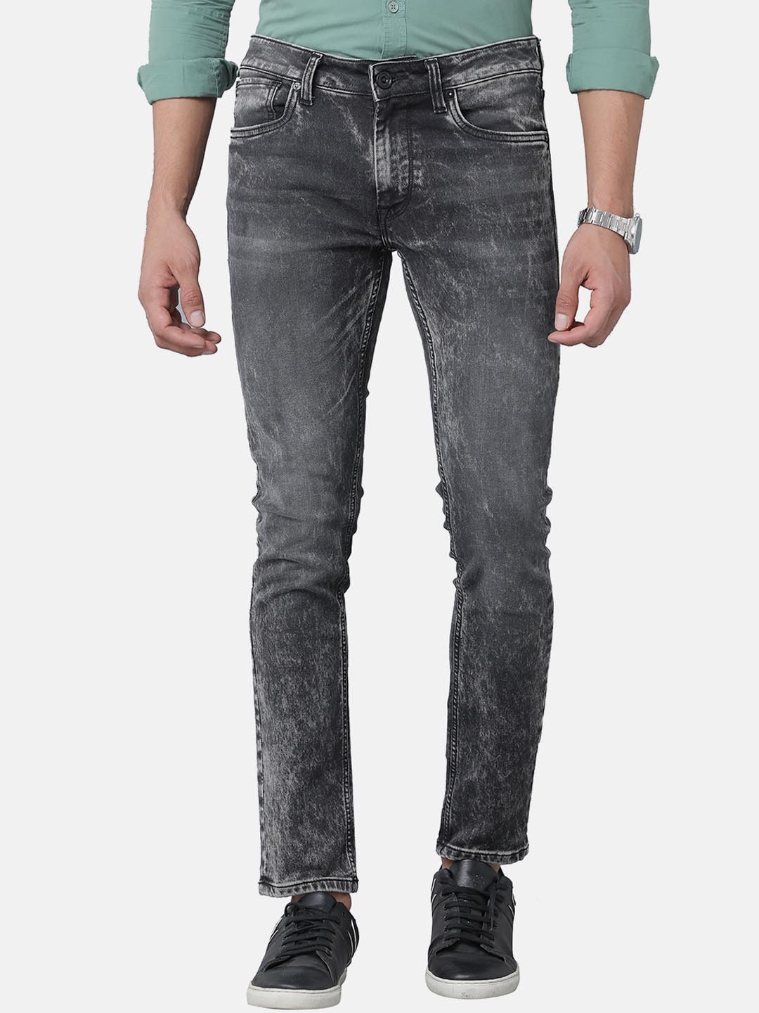 

Voi Jeans Men Black Skinny Fit Heavy Fade Jeans