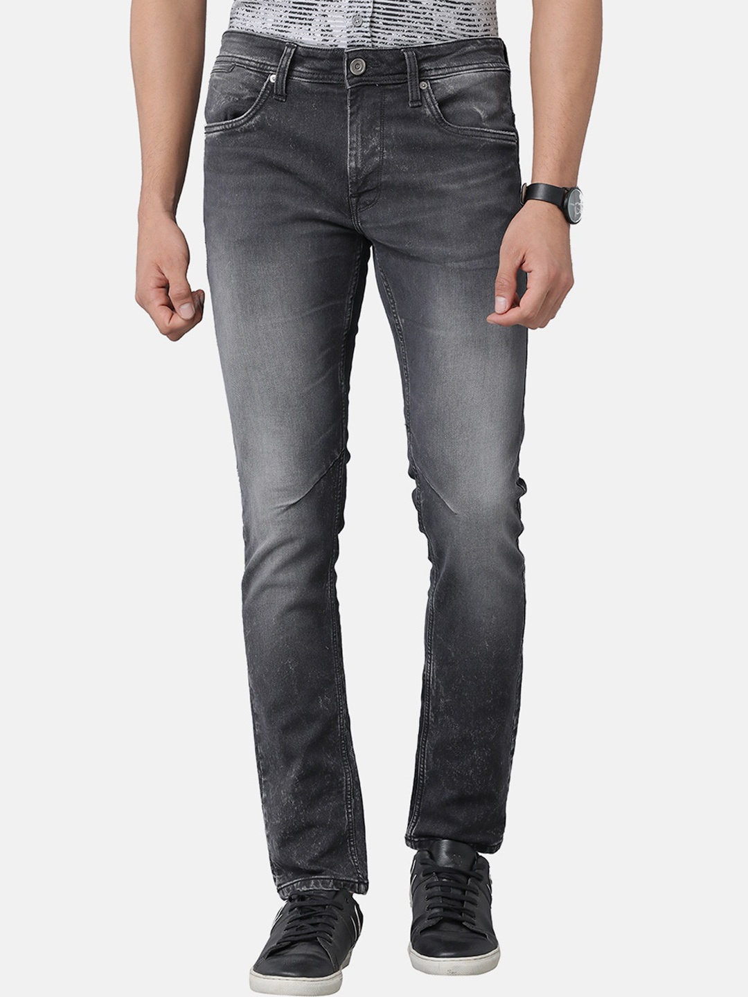 

Voi Jeans Men Black Dark Shade Mid Rise Heavy Fade Jeans