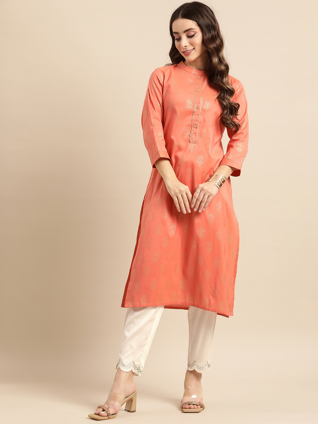 

Sangria Women Peach-Coloured Floral Printed Gotta Patti Kurta with Trousers
