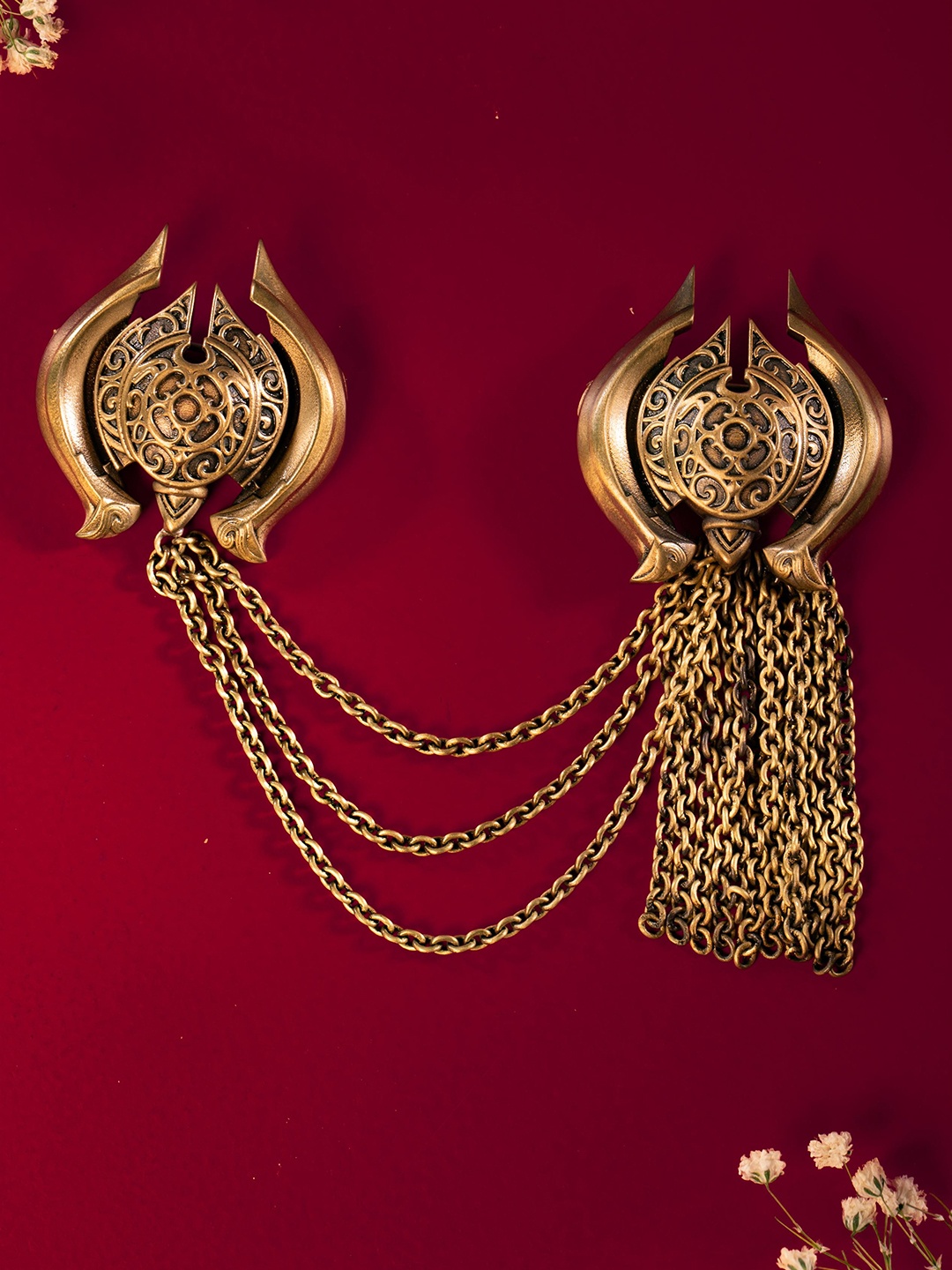 

COSA NOSTRAA Men Antique Gold-Toned Warrior Charm Brooch
