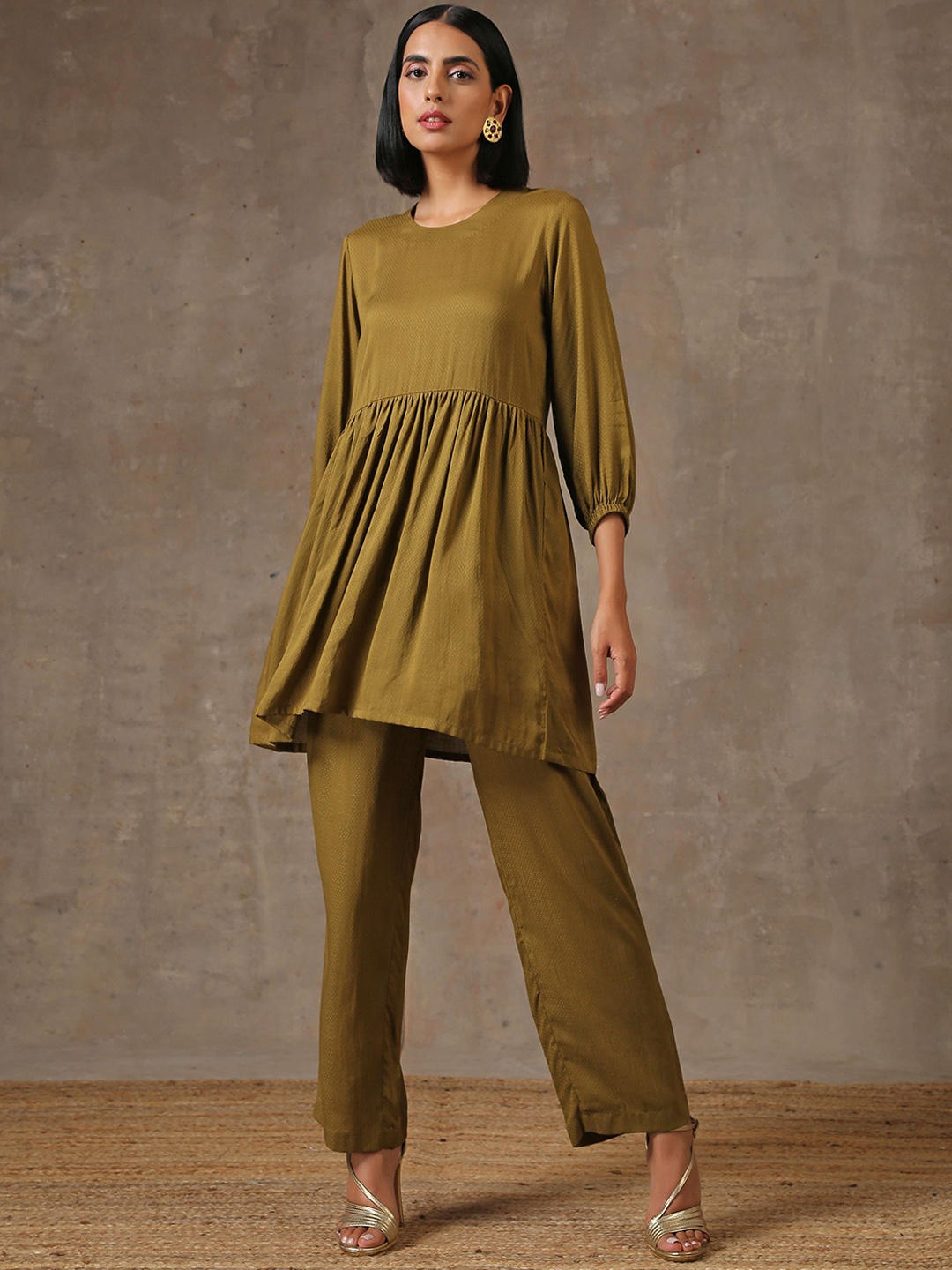 

trueBrowns Women Olive Green Kurta with Palazzos