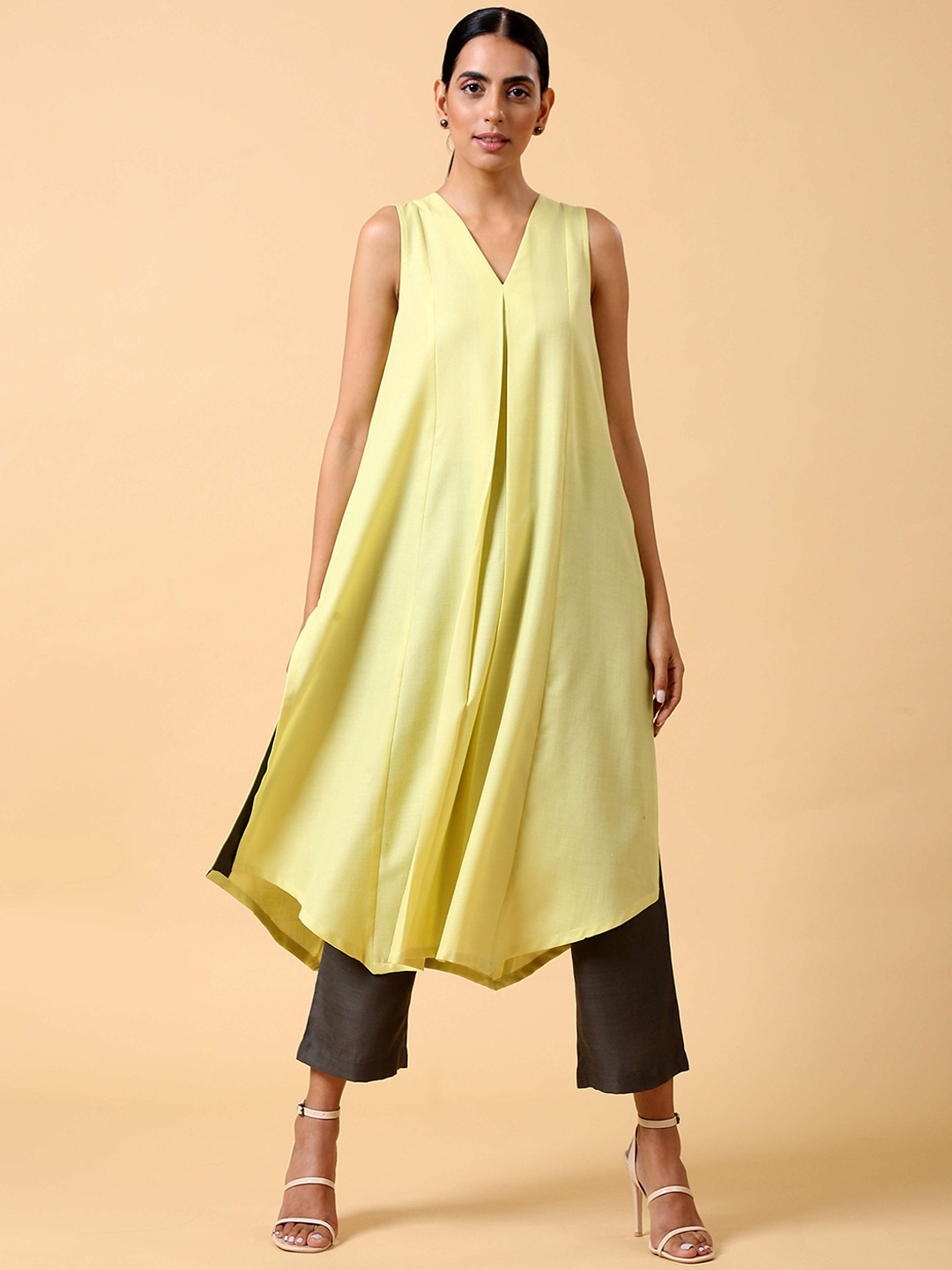 

trueBrowns Women Lime Green Panelled Linen Kurta Set with Palazzos