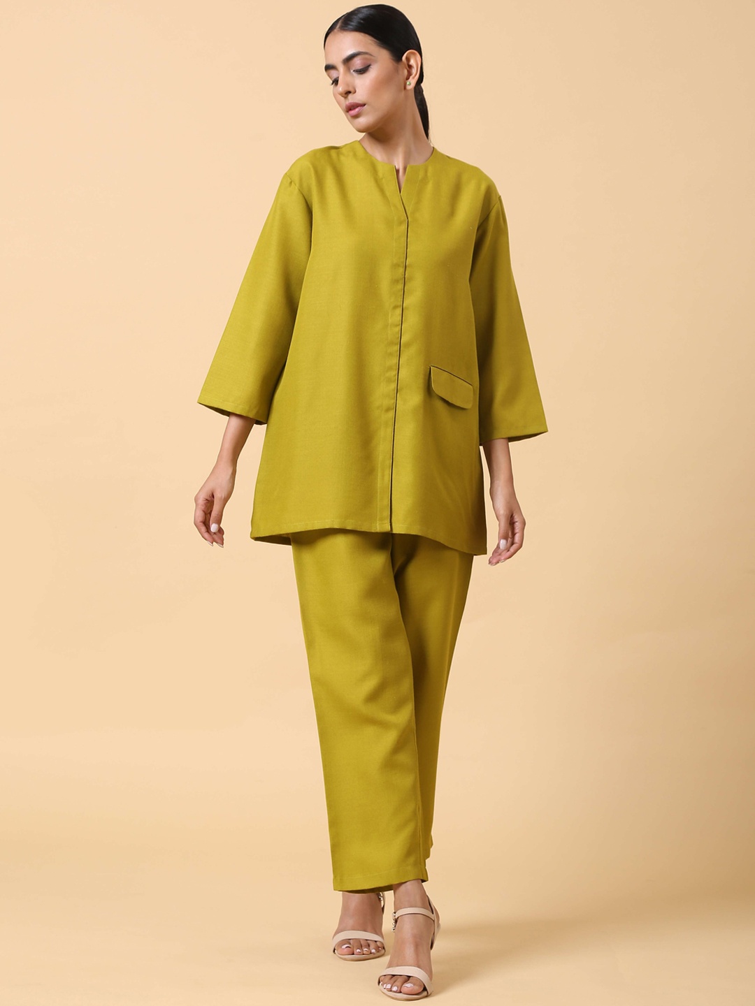 

trueBrowns Women Lime Green Linen Kurti with Trousers