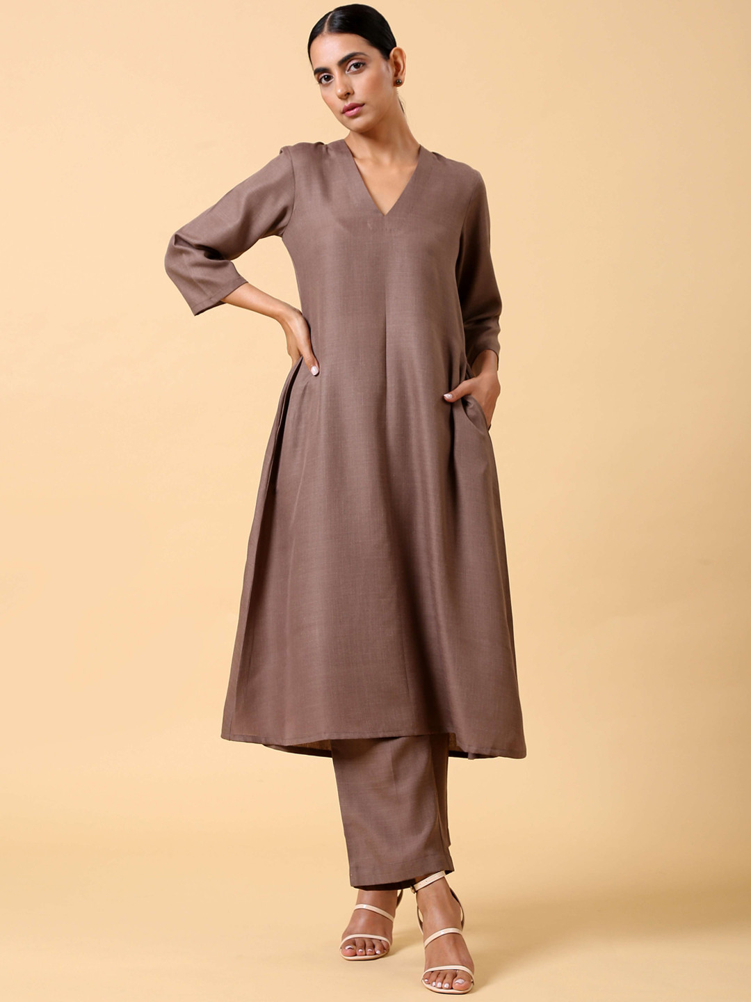 

trueBrowns Women Brown Linen Kurta Set with Palazzos