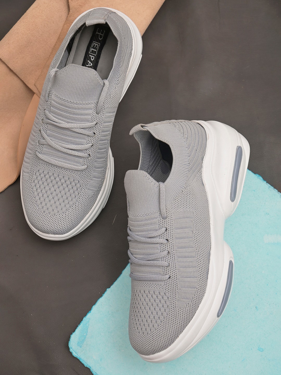 

El Paso Women Grey Textured Sneakers