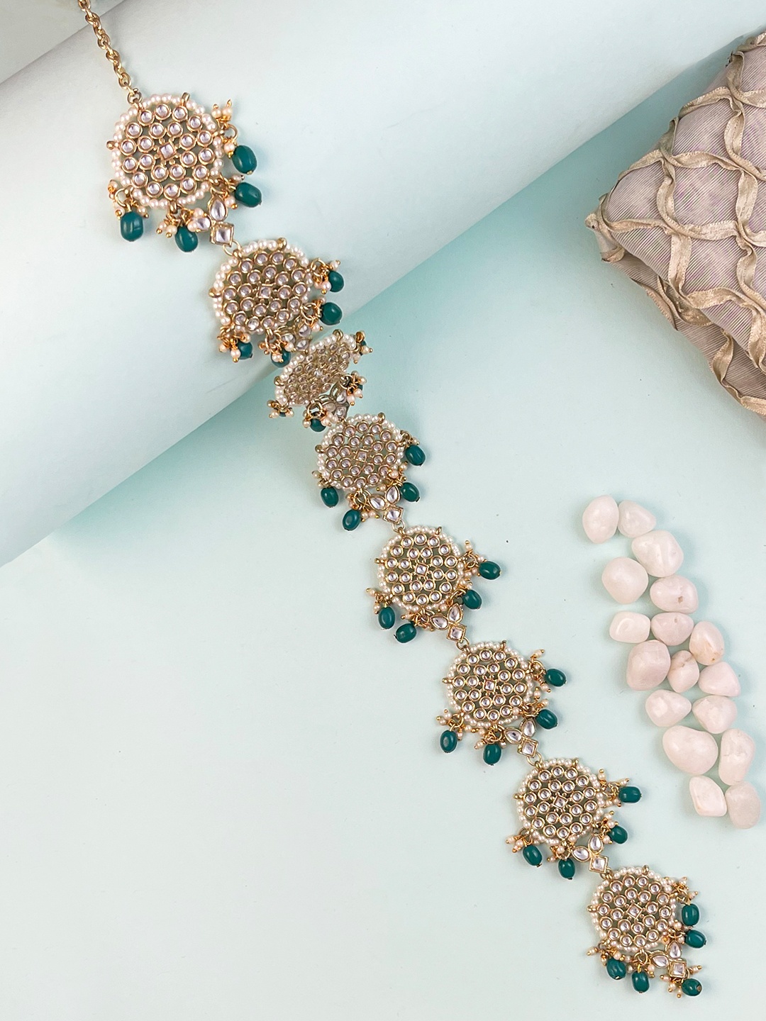 

KARATCART Gold-Plated & White Kundan Studded & Beaded Head Chain