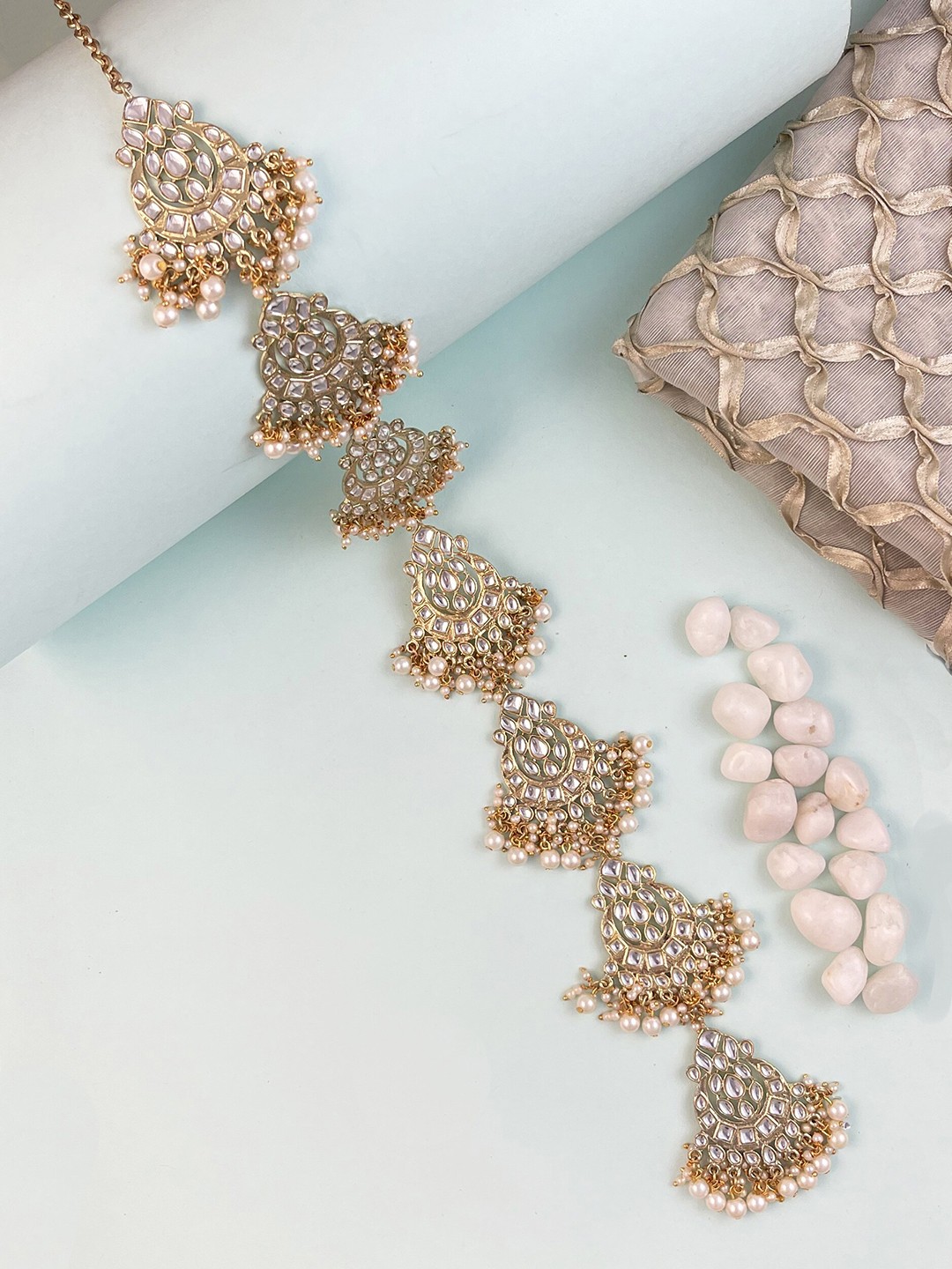 

KARATCART Gold-Plated & White Kundan-Studded & Beaded Head Chain