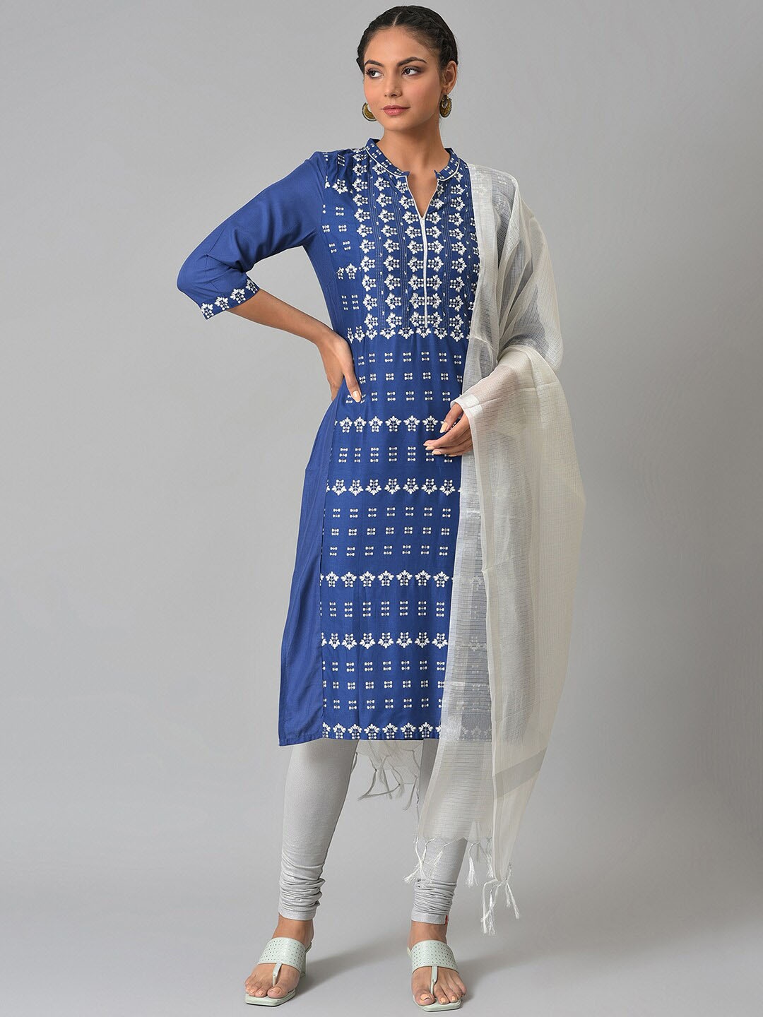 

W Women Printed Straight Kurta With Churidar & Dupatta, Blue