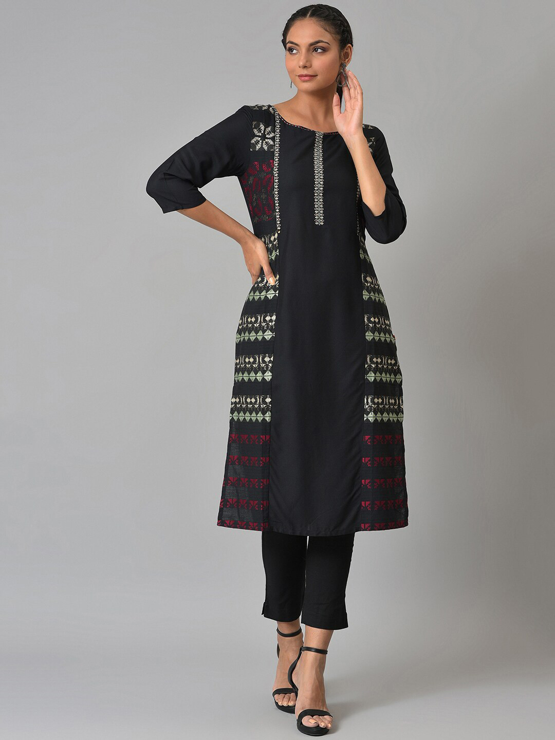 

W Women Black Printed Kurta with Trousers