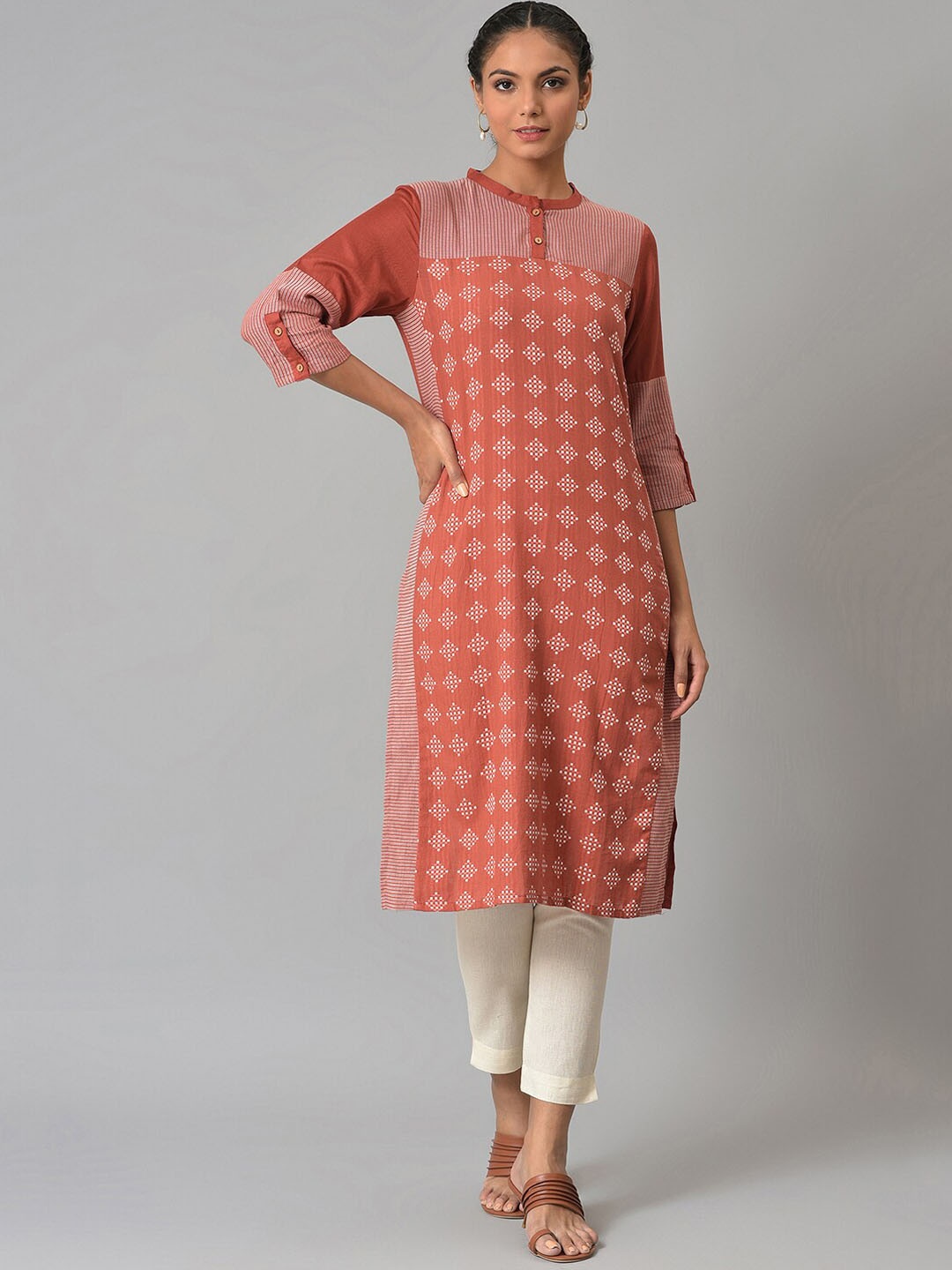 

W Women Orange Printed Kurta with Trousers