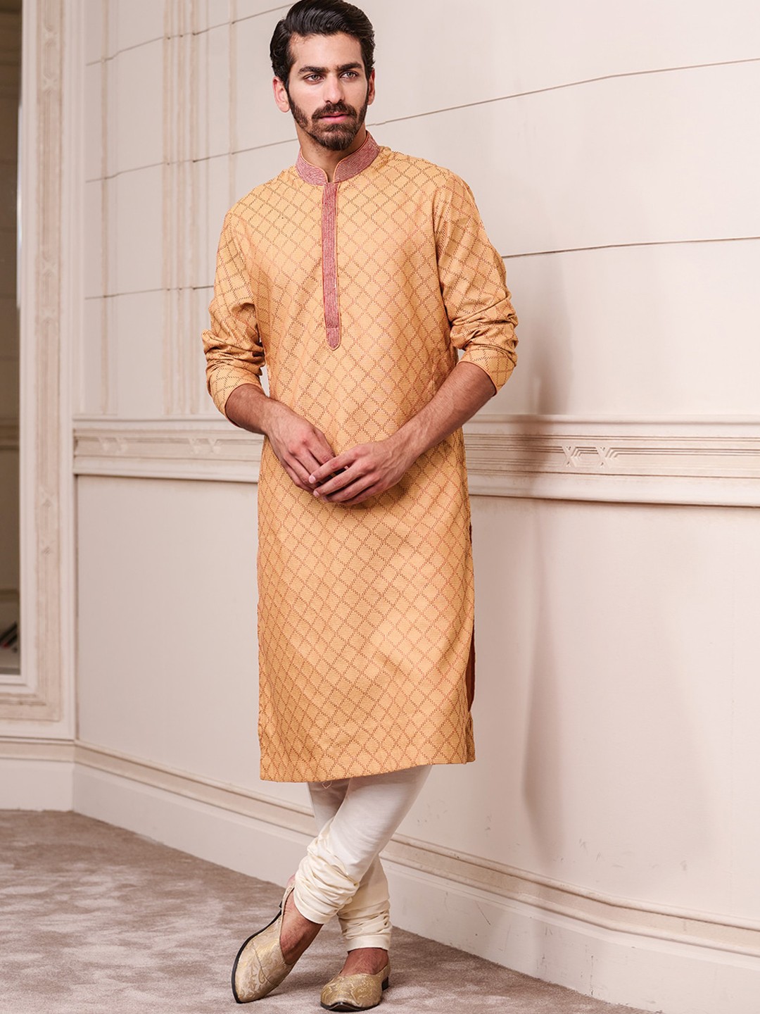 

Tasva Men Yellow Geometric Kurta with Churidar