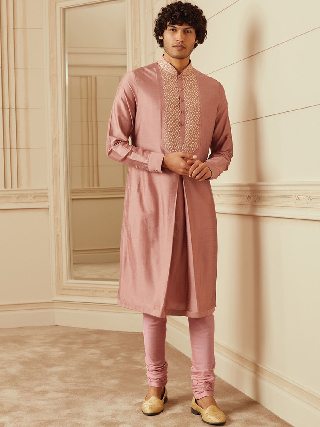 

Tasva Men Front Box Pleated Kurta Set, Pink