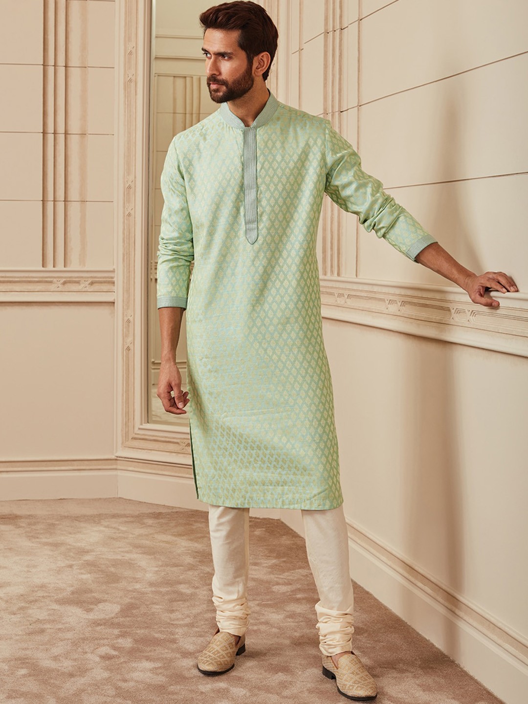 

Tasva Men Green Embroidered Zari Jacquard Top Stitch Collar Kurta with Churidar & Dupatta